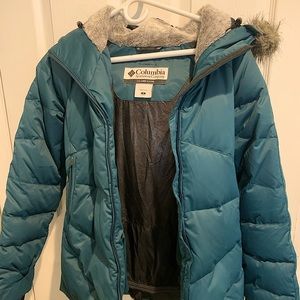 Columbia Women’s Puffer Jacket Fur hood